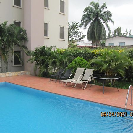 Bertha'S Court D-Plus Apartments Dzorwulu 外观 照片