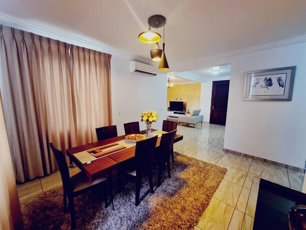 Bertha'S Court D-Plus Apartments Dzorwulu 外观 照片