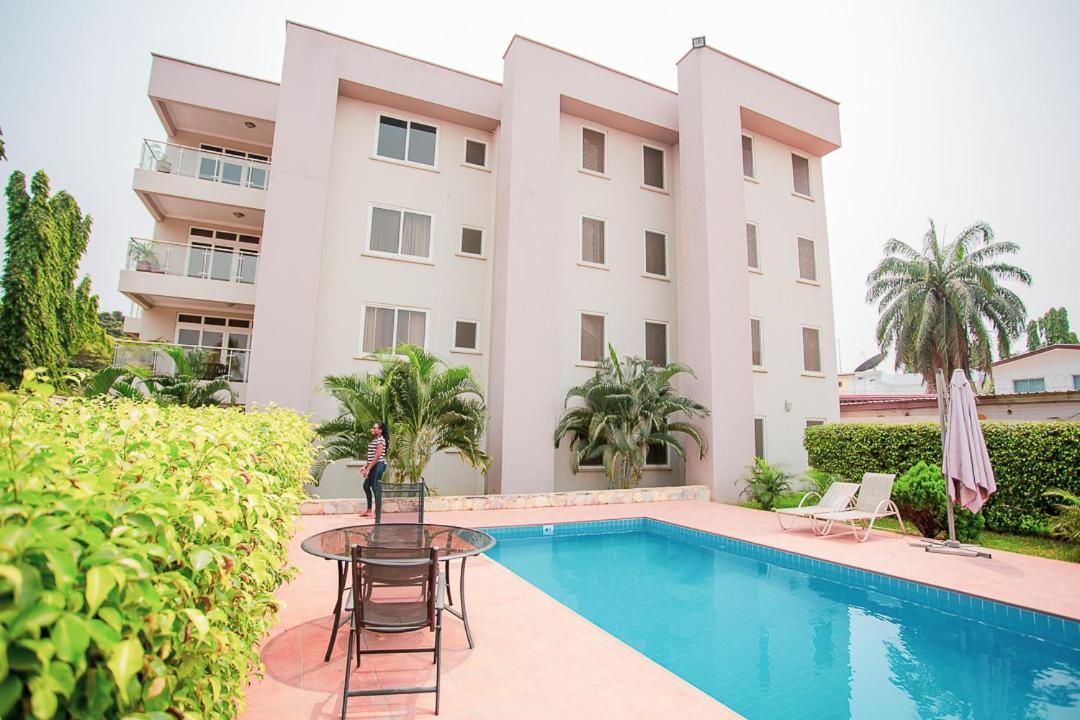 Bertha'S Court D-Plus Apartments Dzorwulu 外观 照片