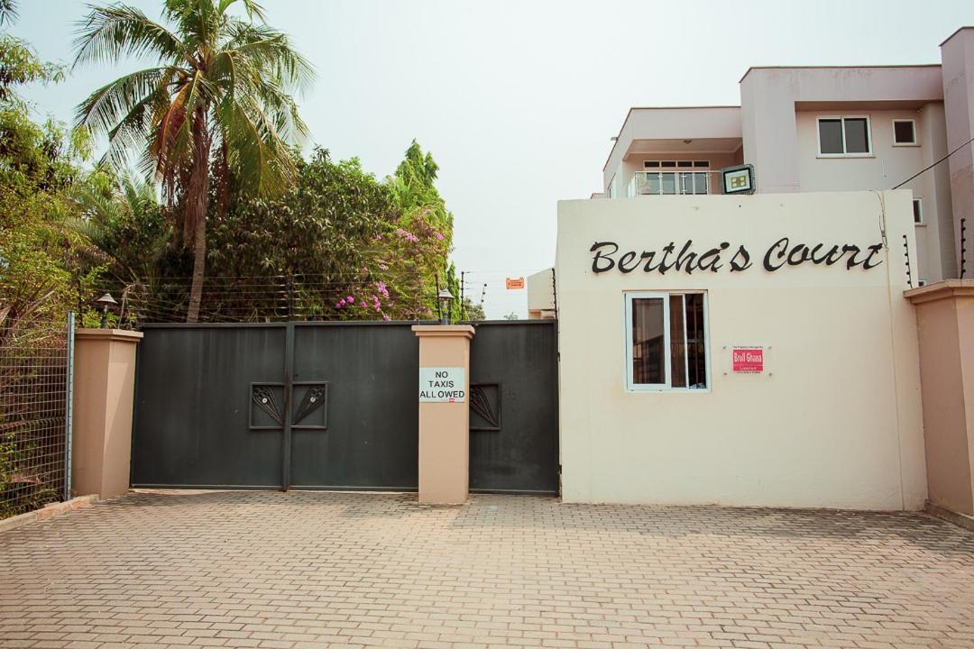 Bertha'S Court D-Plus Apartments Dzorwulu 外观 照片