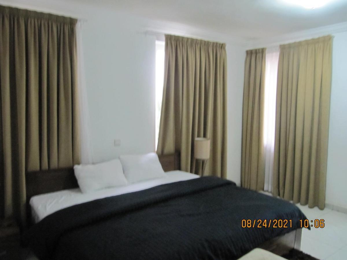 Bertha'S Court D-Plus Apartments Dzorwulu 外观 照片