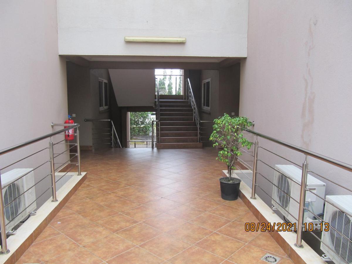 Bertha'S Court D-Plus Apartments Dzorwulu 外观 照片