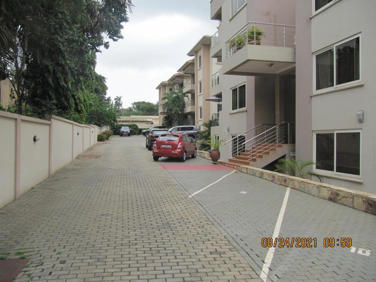 Bertha'S Court D-Plus Apartments Dzorwulu 外观 照片