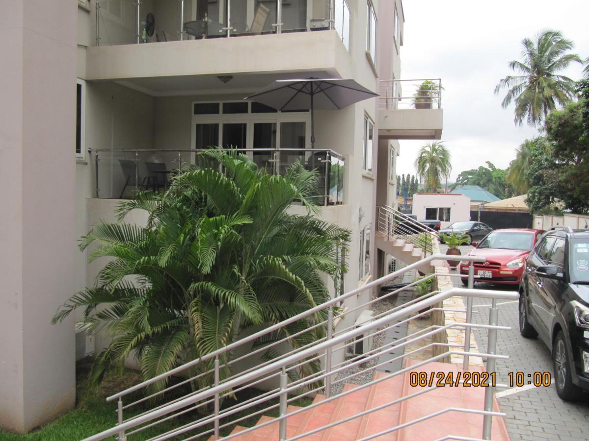 Bertha'S Court D-Plus Apartments Dzorwulu 外观 照片