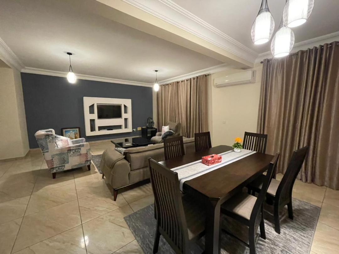 Bertha'S Court D-Plus Apartments Dzorwulu 外观 照片