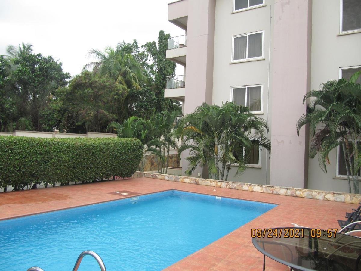Bertha'S Court D-Plus Apartments Dzorwulu 外观 照片